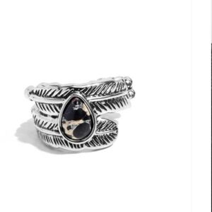 Paparazzi Silver Leaf Ring with Black Accent  A Feathered Feature Black Crackled